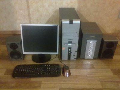 Компьютер Athlon II X2 250 с ЖК 17, клавиатурой, мышкой и сабвуфером.