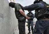 В Норильске полицейский избил задержанного мужчину