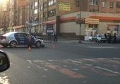 В центре Красноярска полицейская машина лоб в лоб столкнулась с "Рено"
