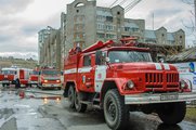 В Красноярске продолжают гореть старые дома